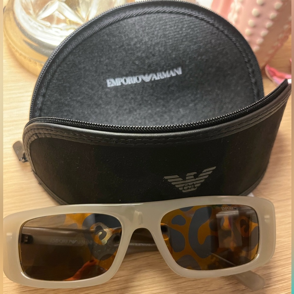 Unisex EMPORIO ARMANI EA4229U SUNGLASSES
6121TO Opaline Dark Mud